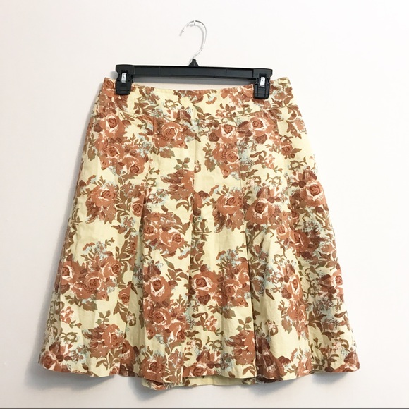 H&M Dresses & Skirts - H&M // Floral Skirt